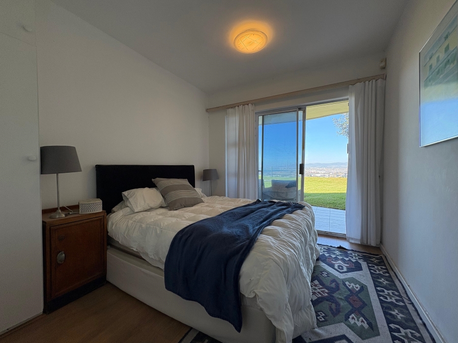 2 Bedroom Property for Sale in Vredehoek Western Cape